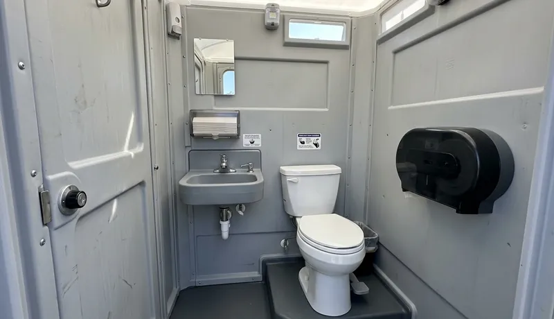 Deluxe Porta Potty (with Flushing) rental unit in Celina, Tx